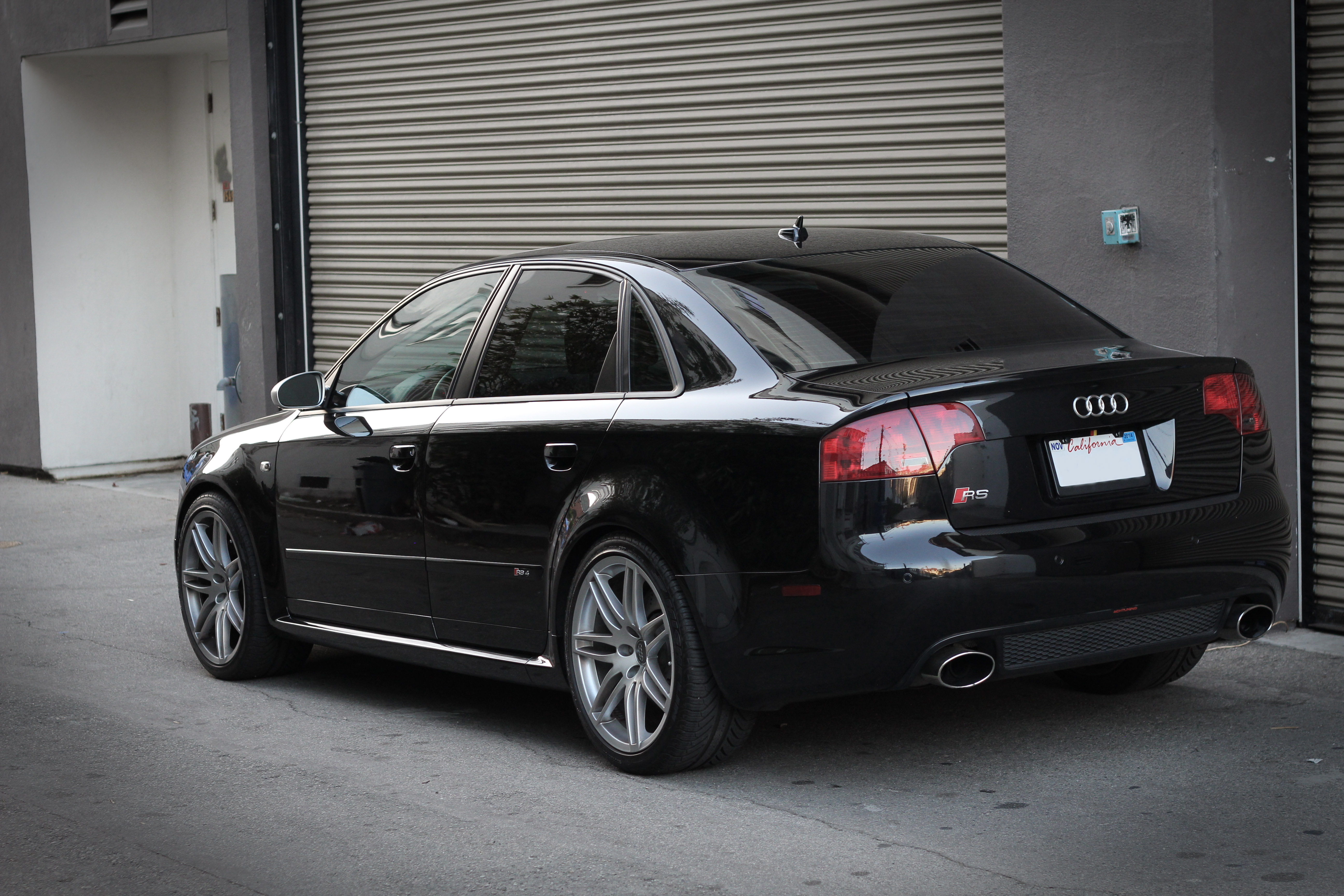 385721AudiB7RS4.jpg