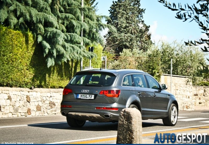 386012104Q7V12ESQUIROU.jpg
