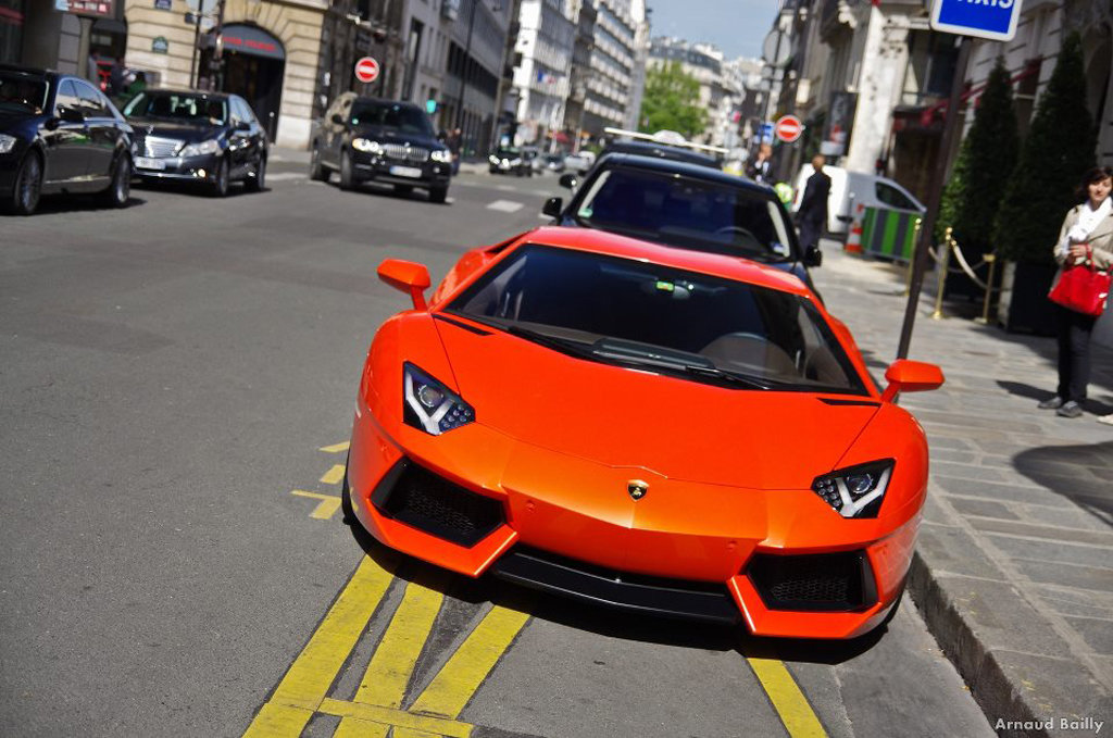 390649484LAMBORGHINIAVENTADORESQUIROU.jpg