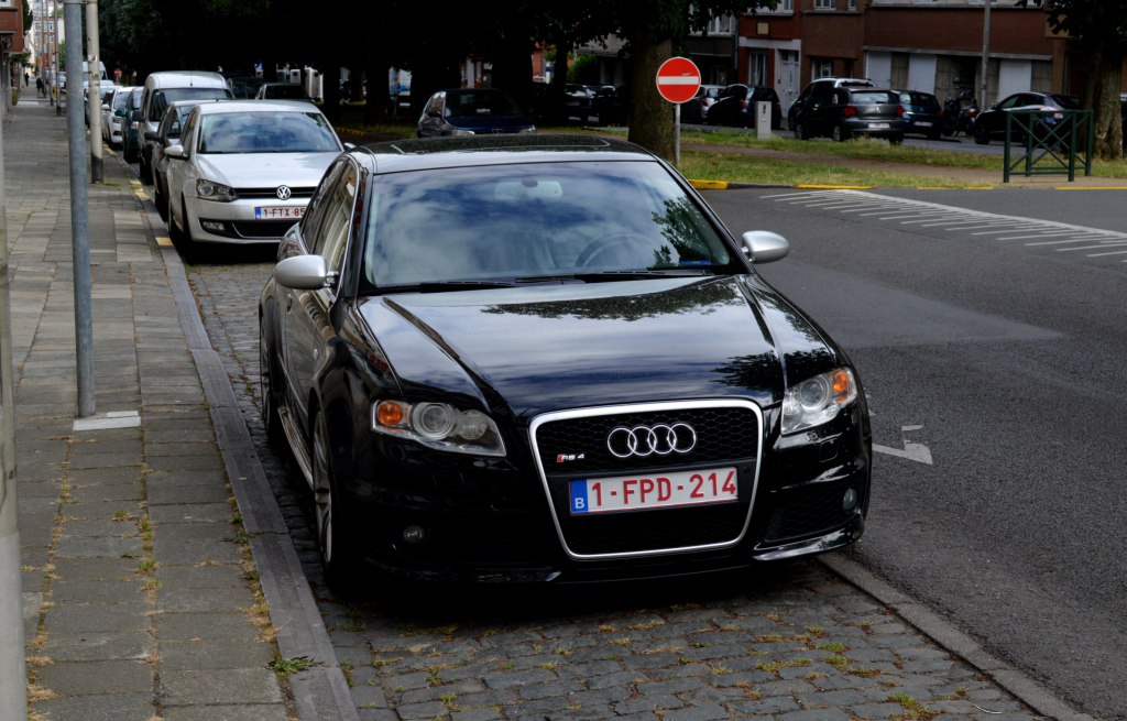 391459AUDIRS42135.jpg