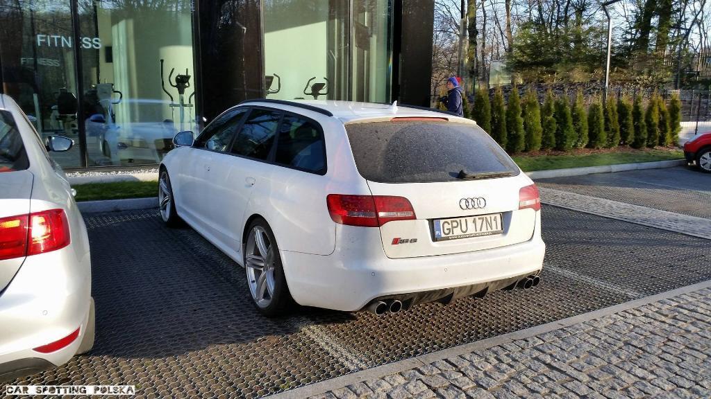 391597RS62369.jpg