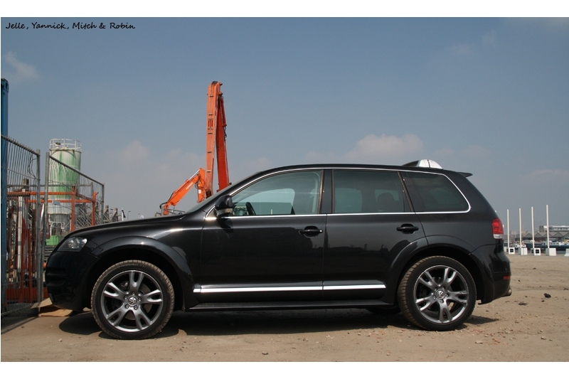 392142W12TOUAREG030ESQUIROU.jpg