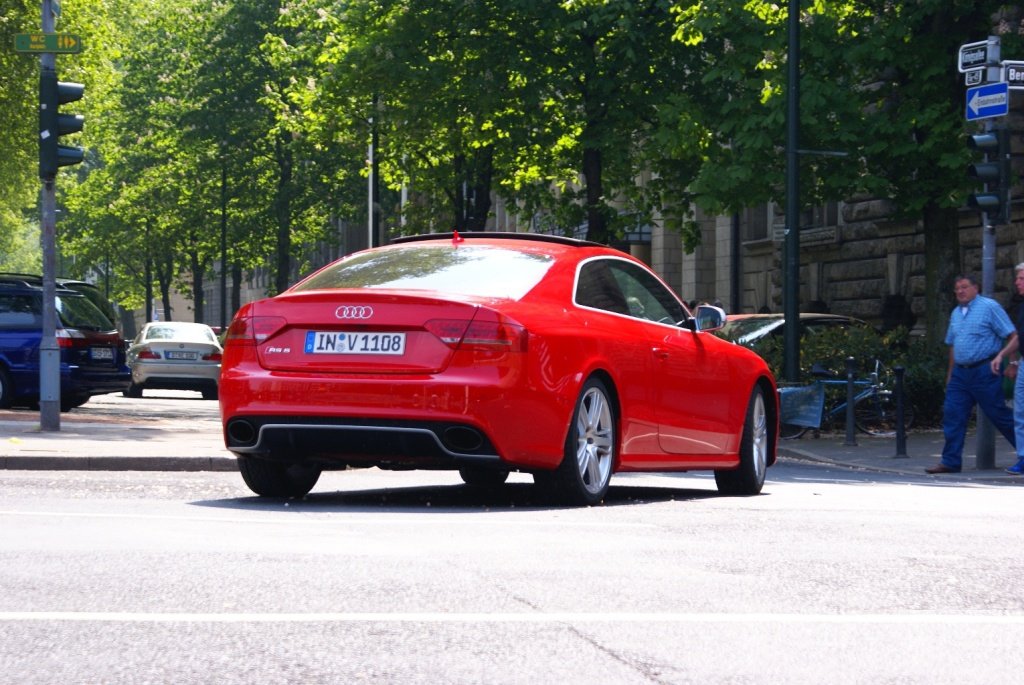 392945AUDIRS5605.jpg