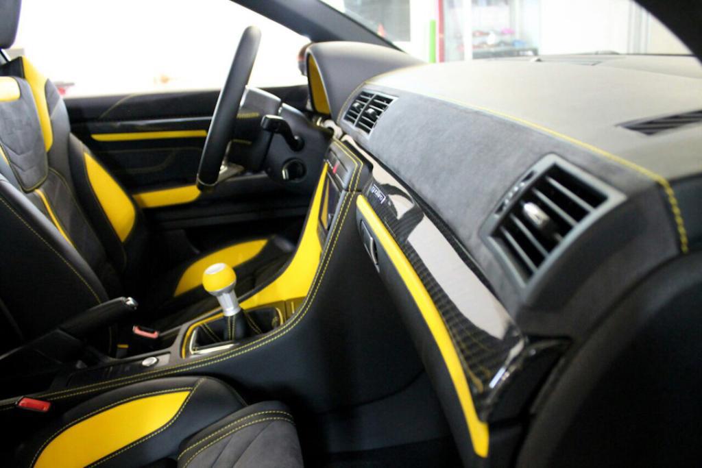 394556AUDIRS43237.jpg