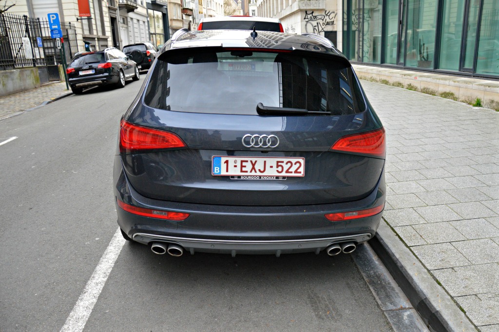 394870AUDISQ5925.jpg