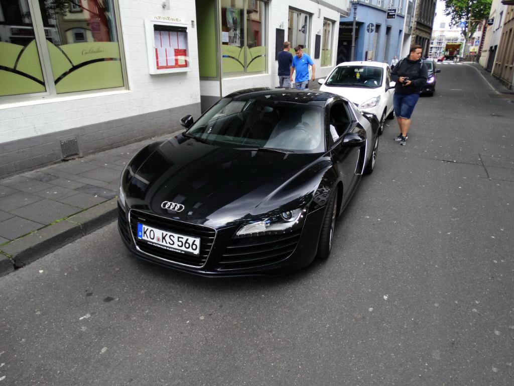 3949443493R8.jpg