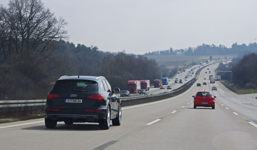 395106AUDISQ5510.jpg