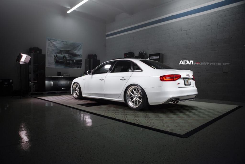 395985AUDIWHEELS0139AS4B8.jpg