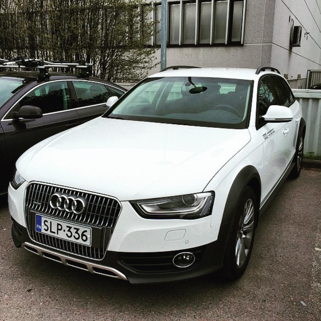 3960551243AUDIA4ALLROAD.jpg