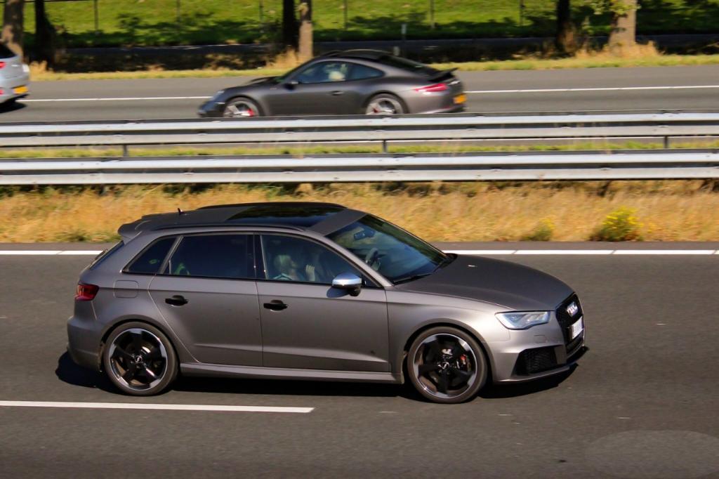399901RS38V1866.jpg
