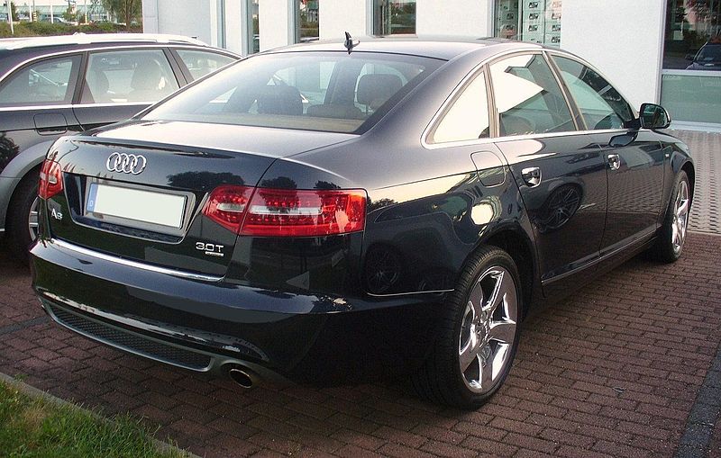 800px-Audi_A6_C6_Limousine_3.0_TFSI_quattro_S_line_Facelift_Aventurinblau_Heck.JPG