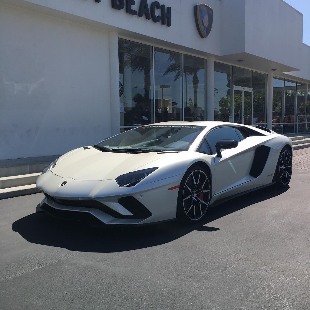 4005574198LAMBORGHINIAVENTADOR.jpg