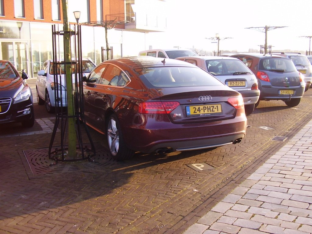 402877264S5SPORTBACK.jpg