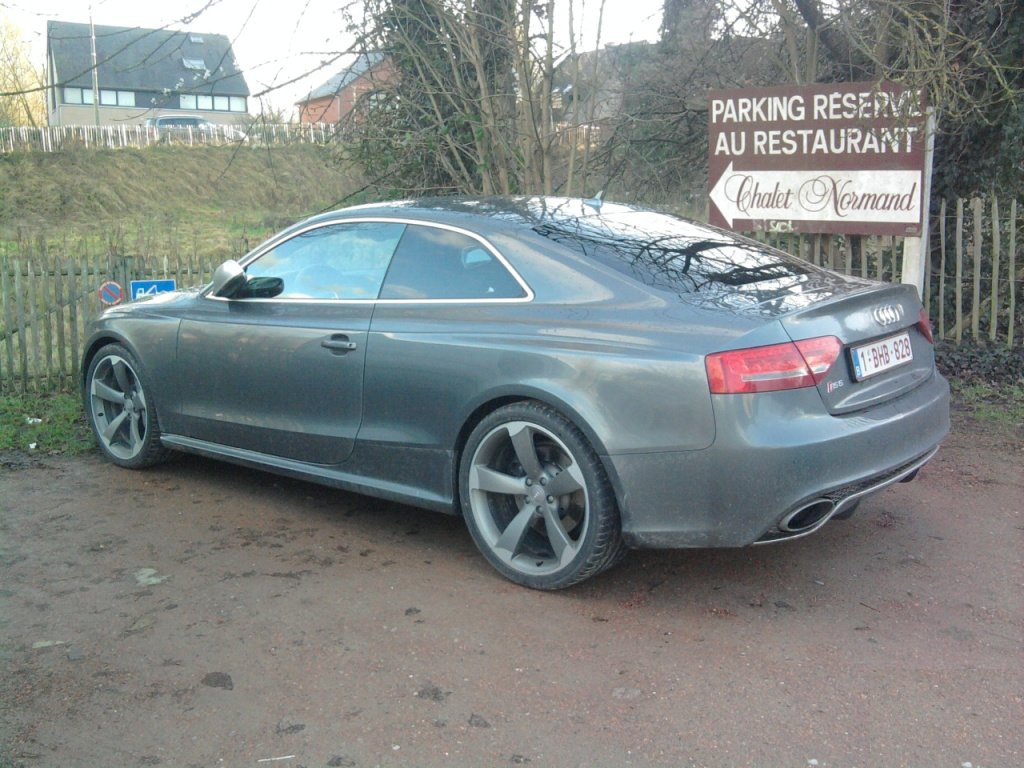 403523AUDIRS5597.jpg