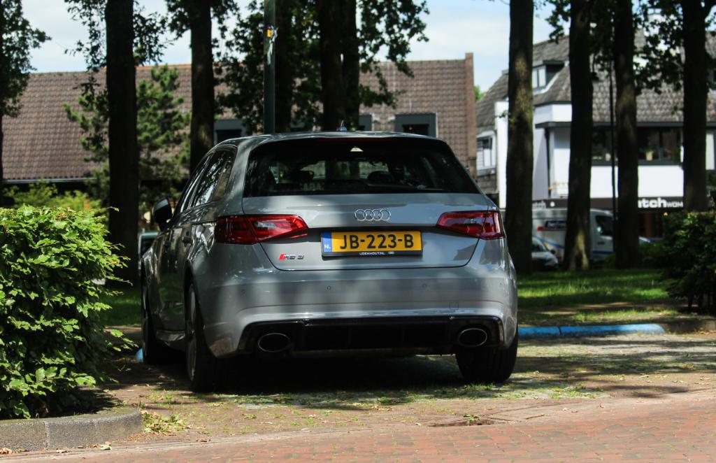 405107RS38V2825.jpg