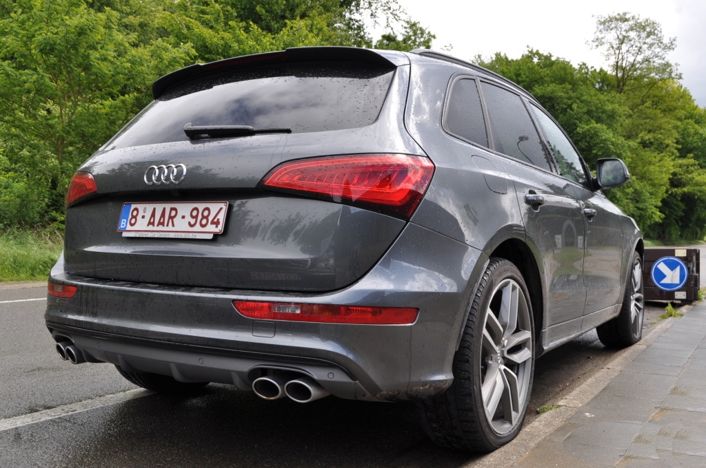 405206AUDISQ51122.jpg