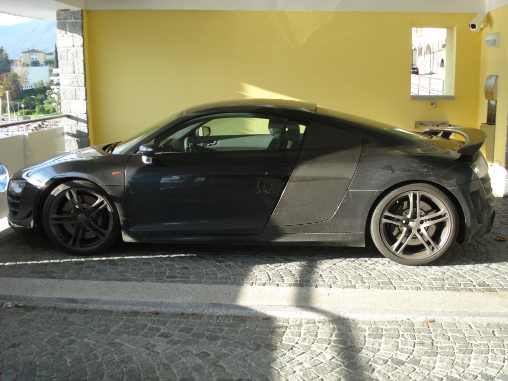 405812R8GT1343.jpg