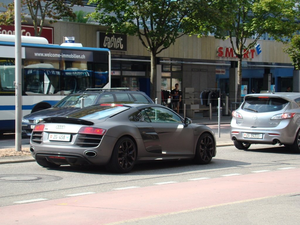 4060801878AUDIR8V10.jpg