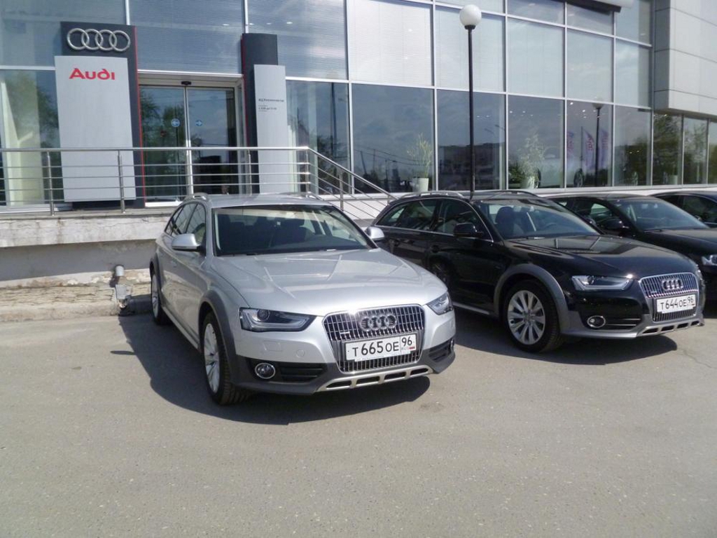406225366AUDIA4ALLROAD.jpg