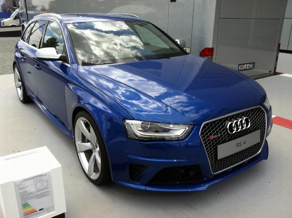 407001RS4B8ESQUIROU057.jpg