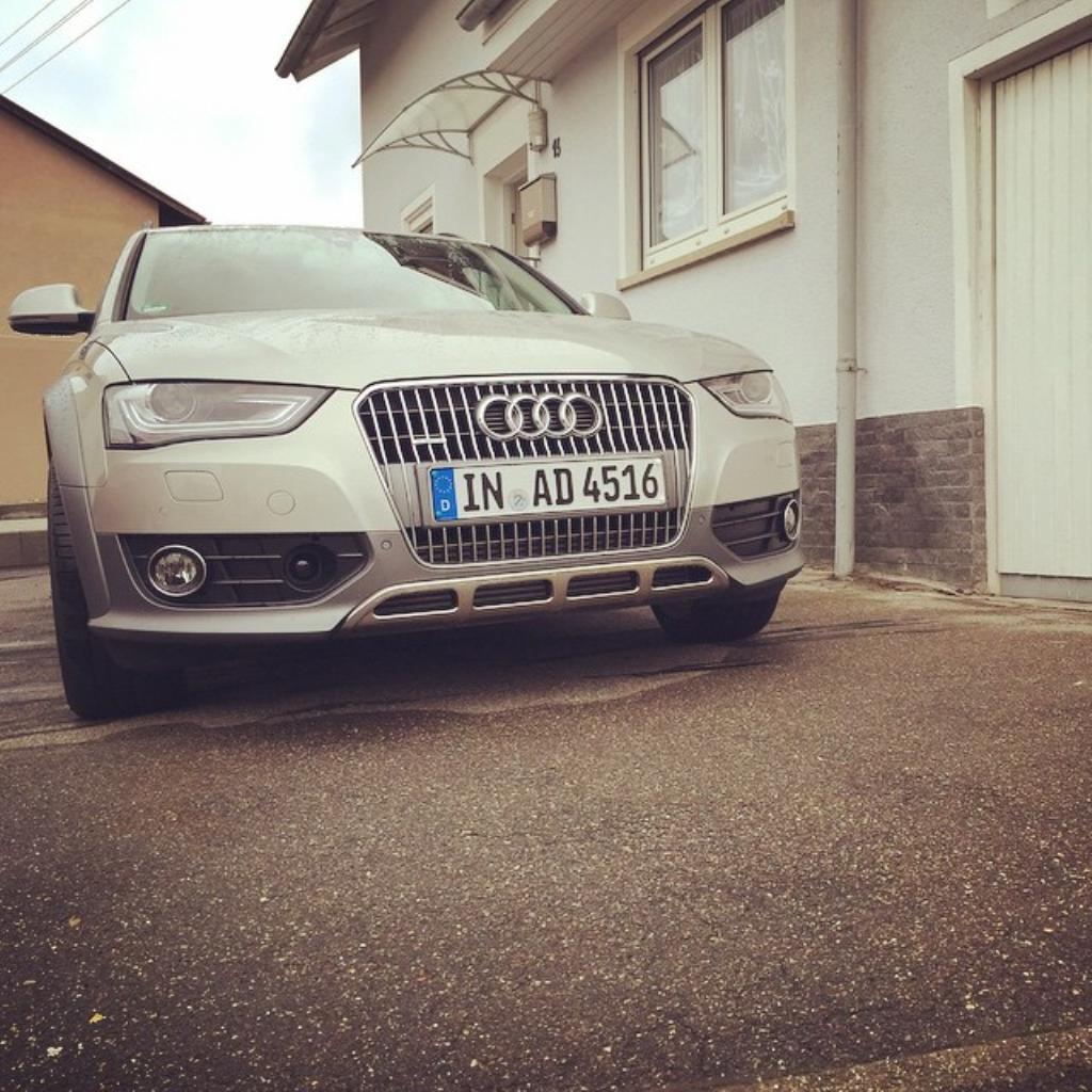 4071801216AUDIA4ALLROAD.jpg