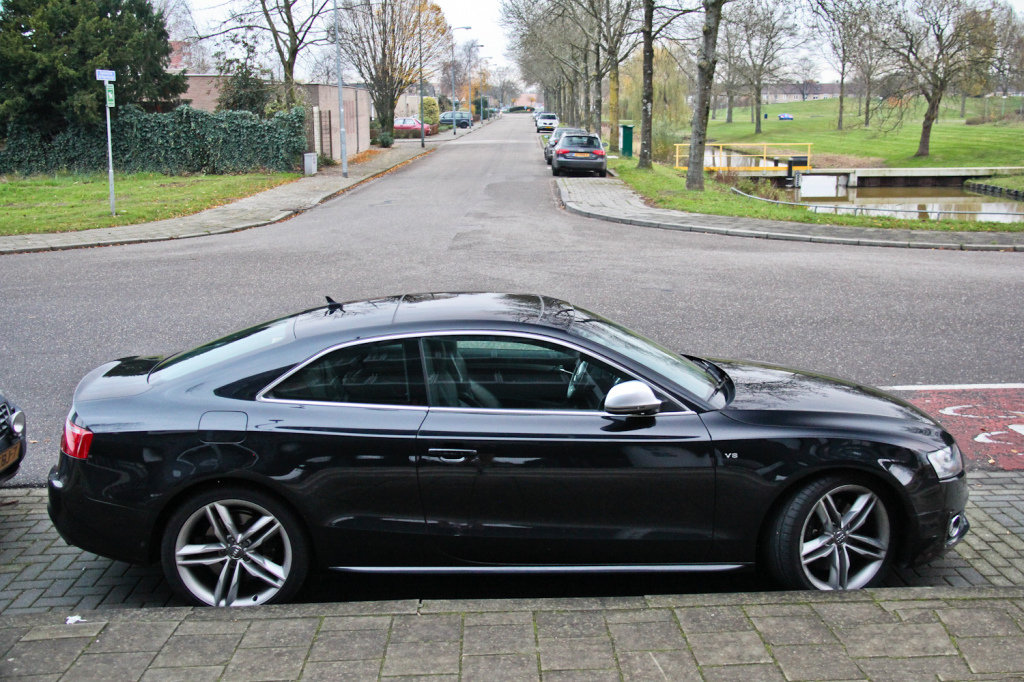 409992992S5.jpg