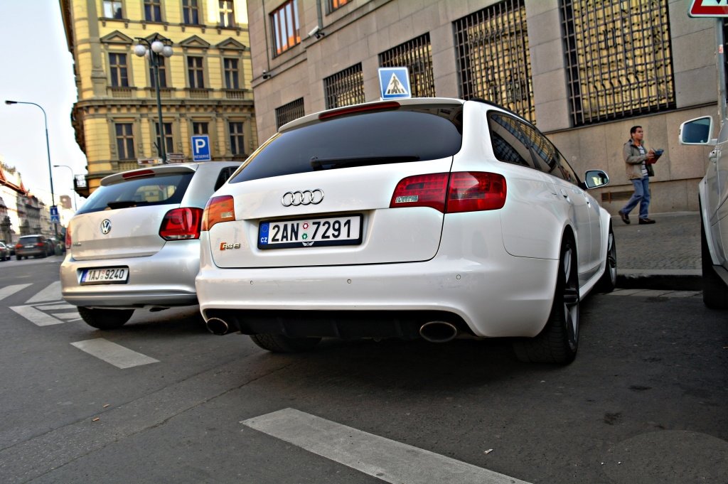 410482RS61060.jpg