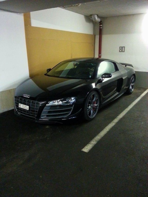 411909R8GT1392.jpg