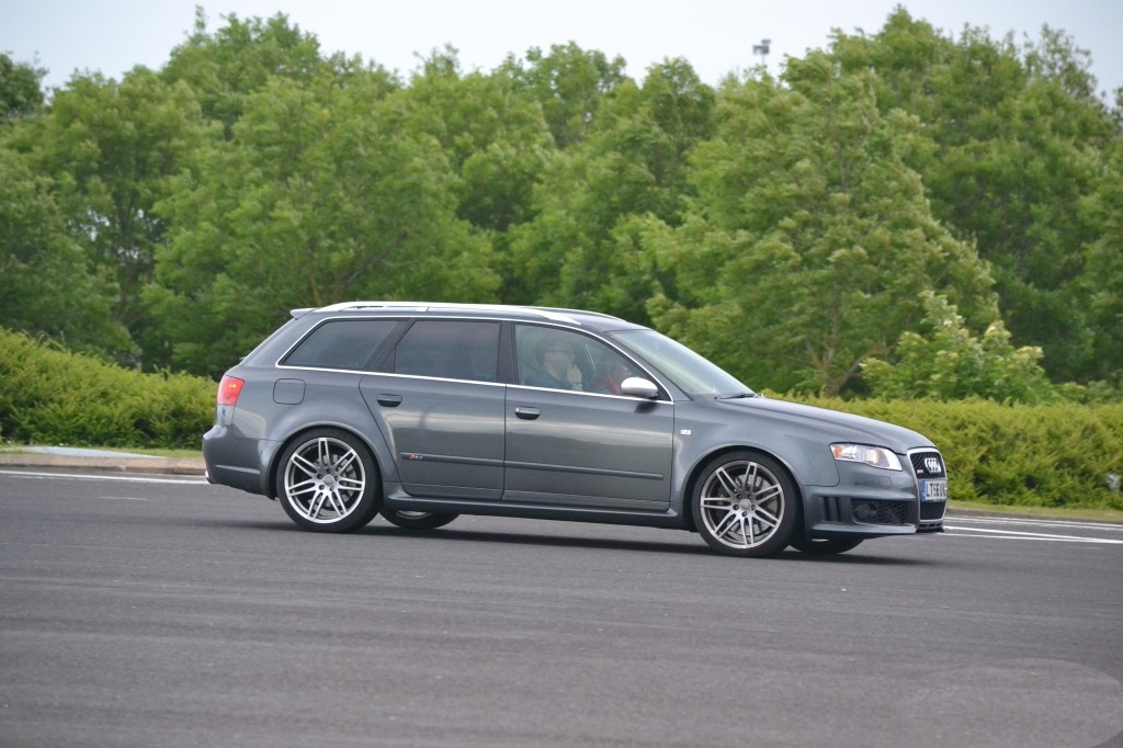 411938AUDIRS41240.jpg