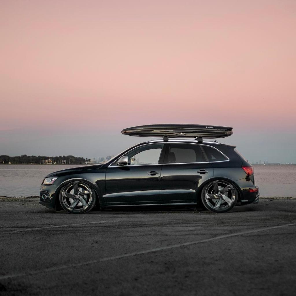 412664AUDISQ52311.jpg