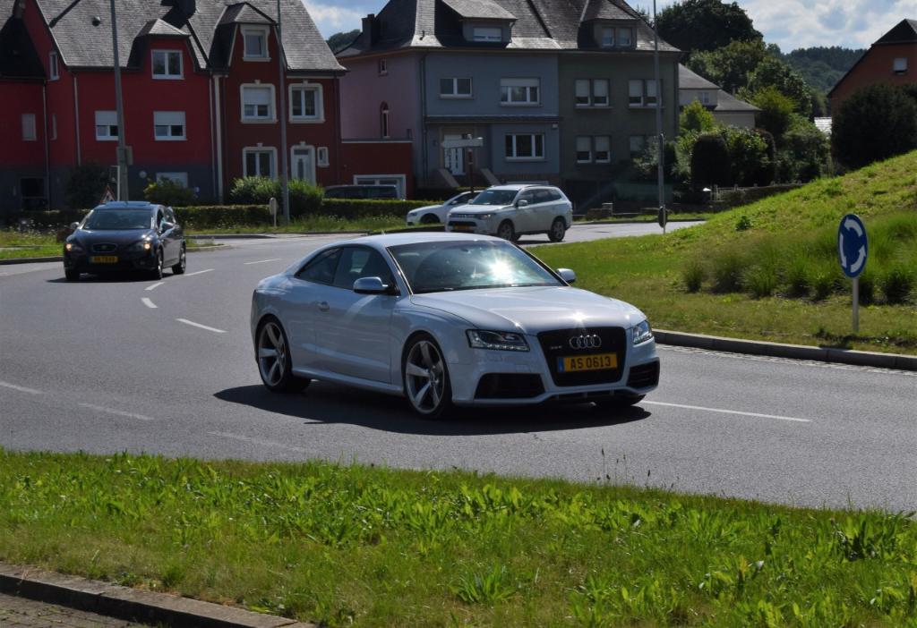 413532AUDIRS52679.jpg