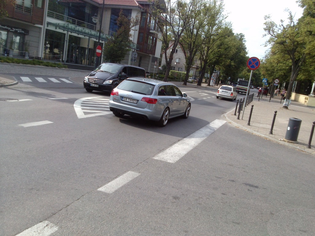414606RS61268.jpg