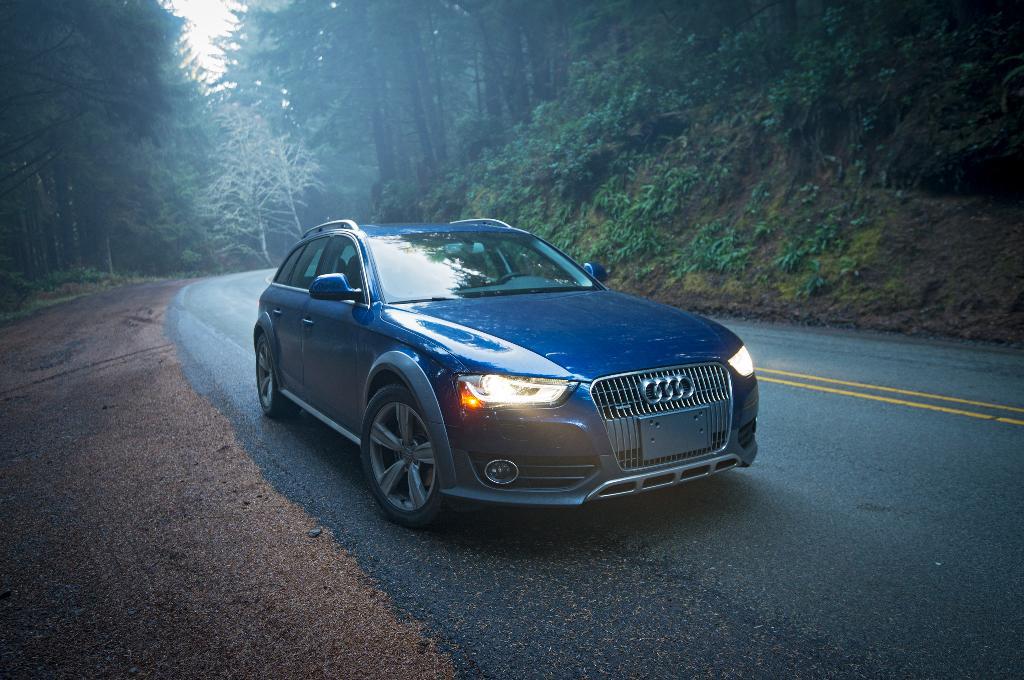 414840872AUDIA4ALLROAD.jpg