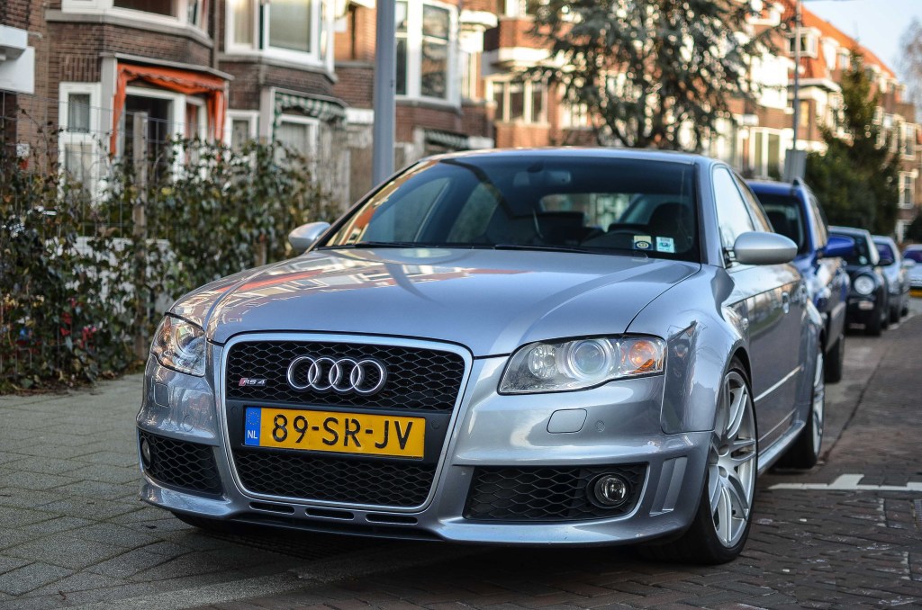 417446AUDIRS4715.jpg