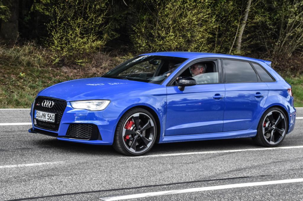 418713RS38V2662.jpg