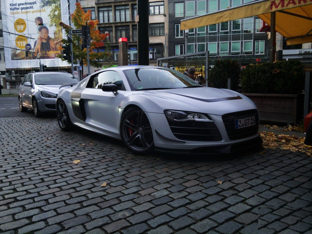 419884R8GT725.jpg