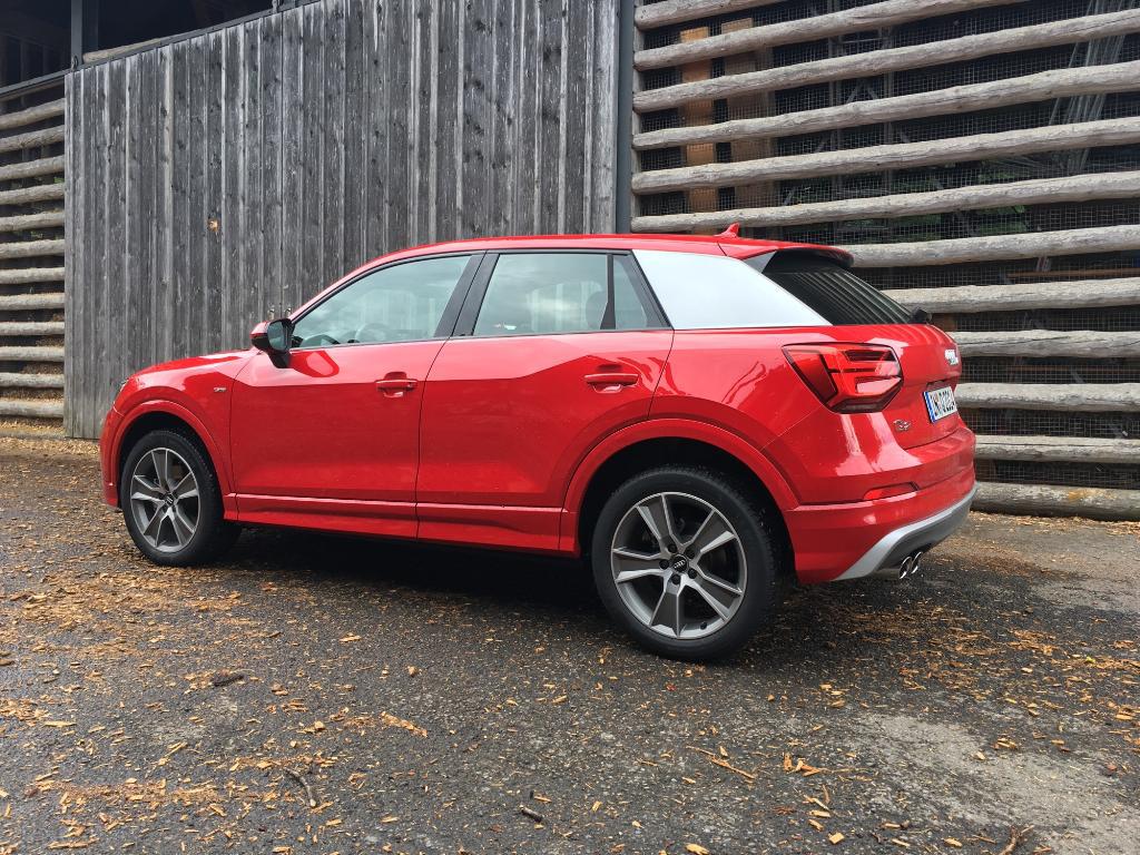 420255AUDIQ20332.jpg