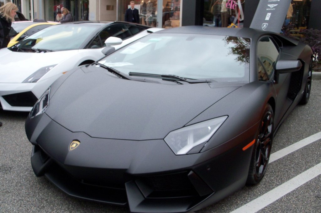 421570146LAMBORGHINIAVENTADORESQUIROU.jpg