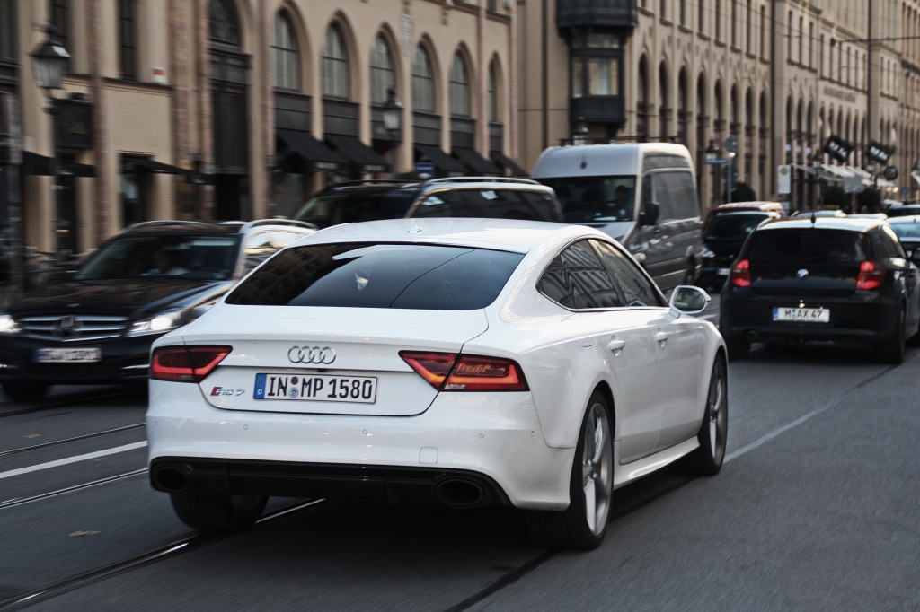 423309RS7181.jpg