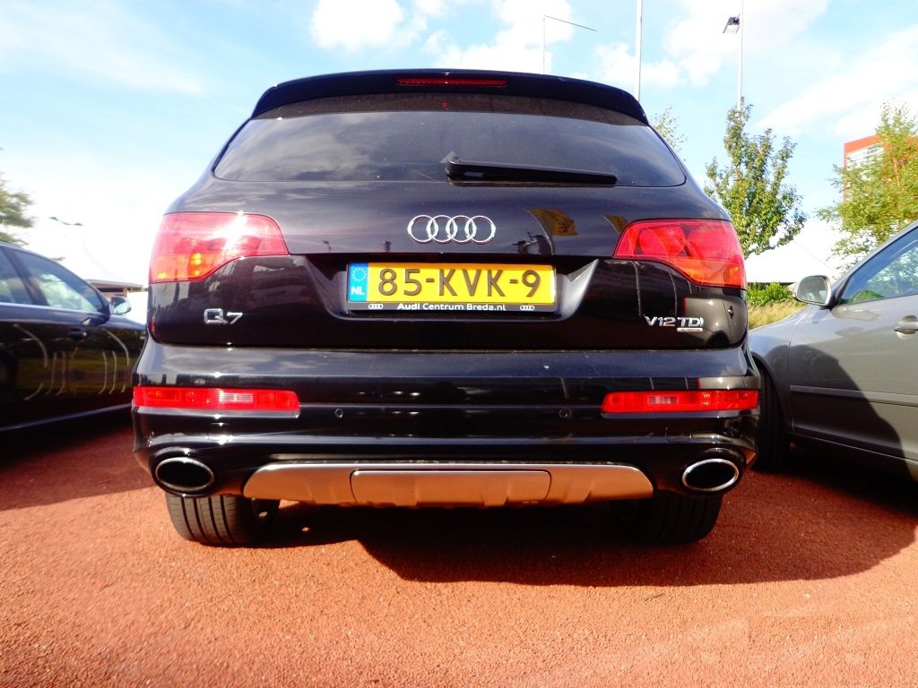 424692494Q7V12.jpg