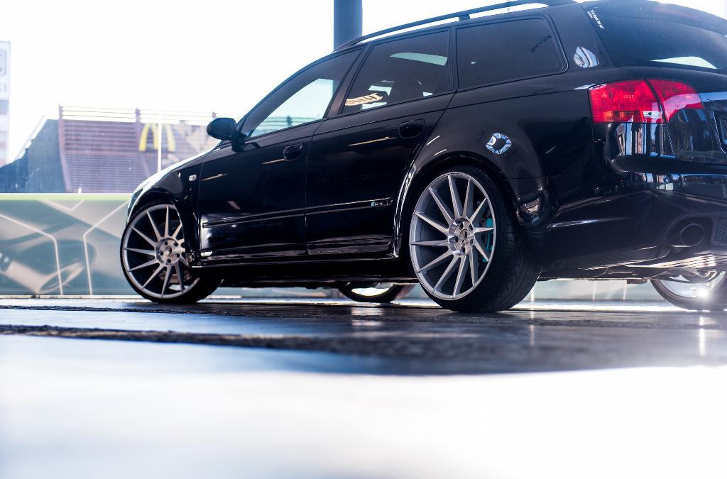 425066AUDIWHEELS1064M1RS4B7.jpg