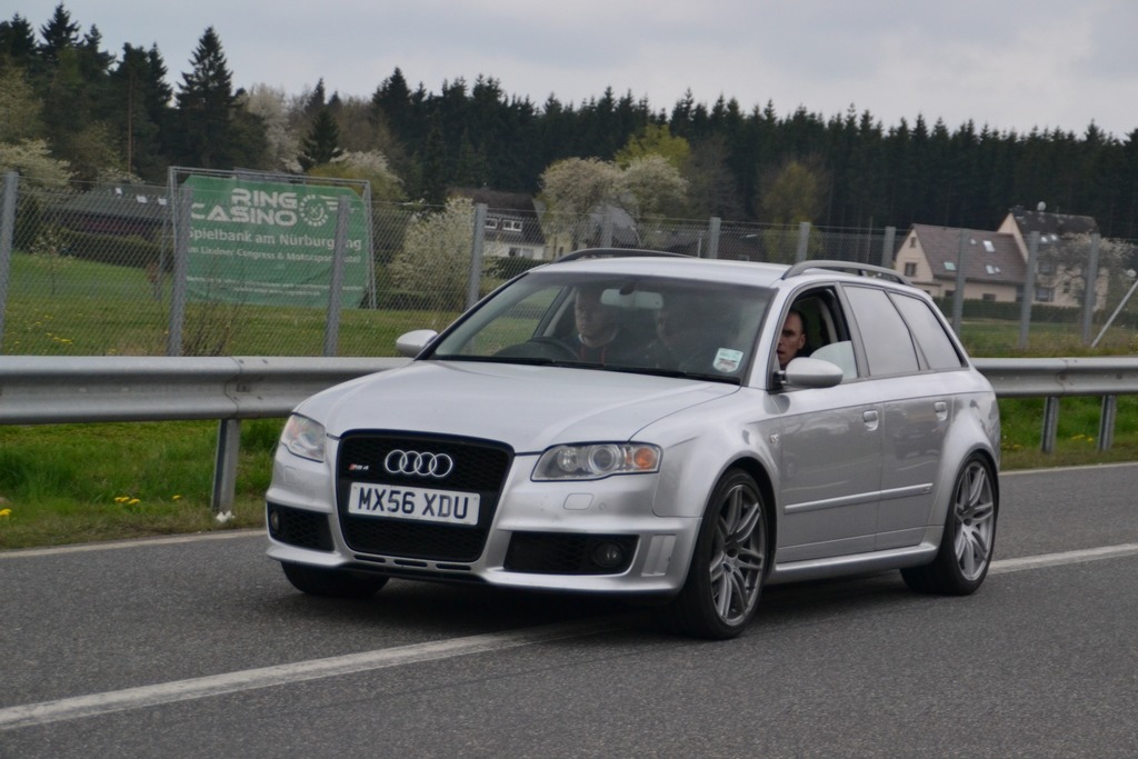 425566AUDIRS41200.jpg