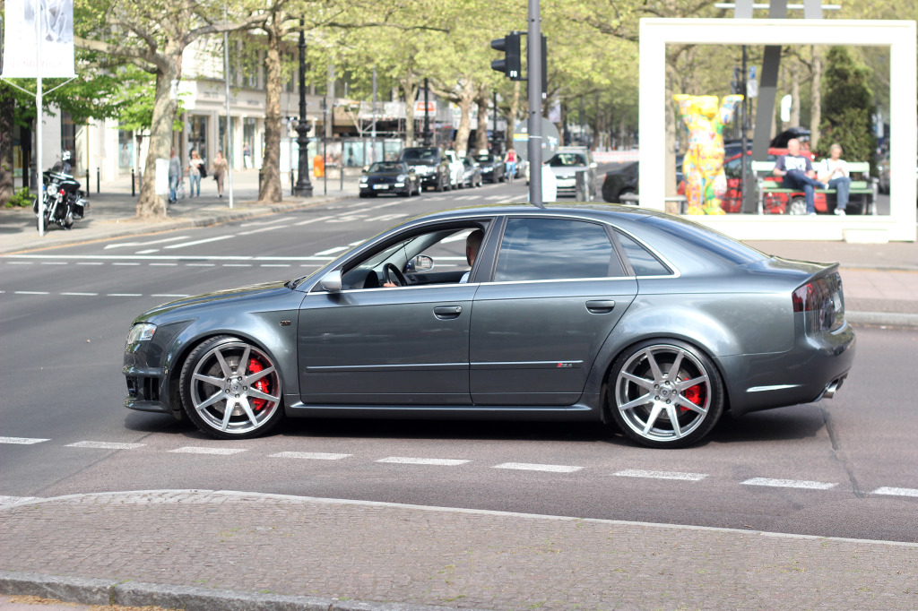 426178AUDIRS42007.jpg