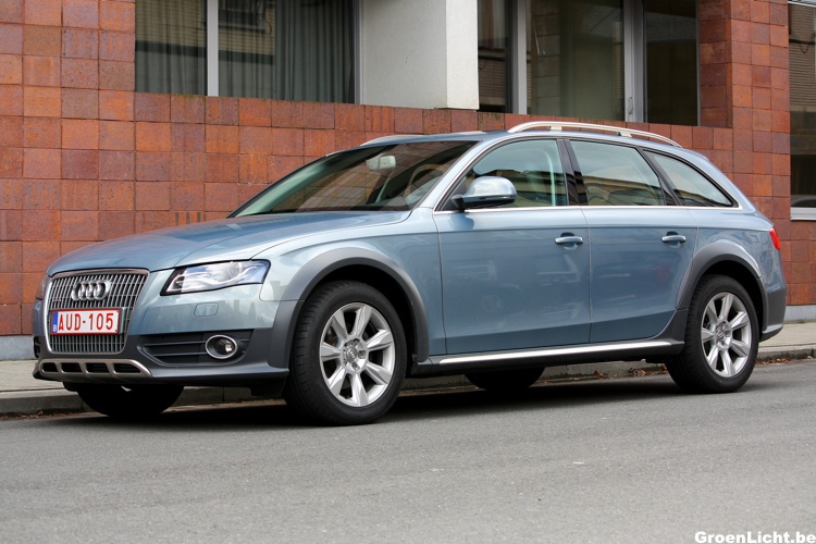 42752377AUDIA4ALLROAD.jpg