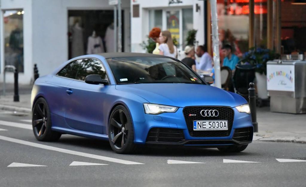 427583AUDIRS52690.jpg
