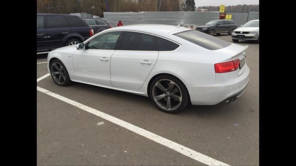 427941792S5SPORTBACK.jpg