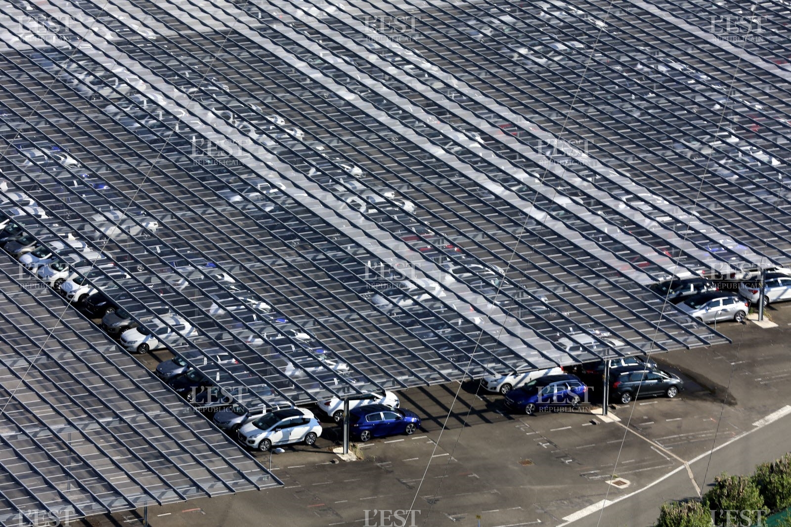 428520etupesle280715vueaeriennedesvoitur