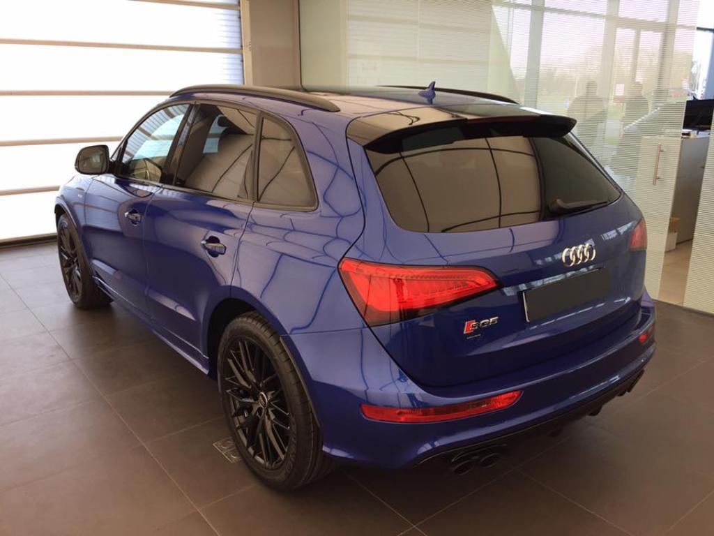 430002AUDISQ52247.jpg