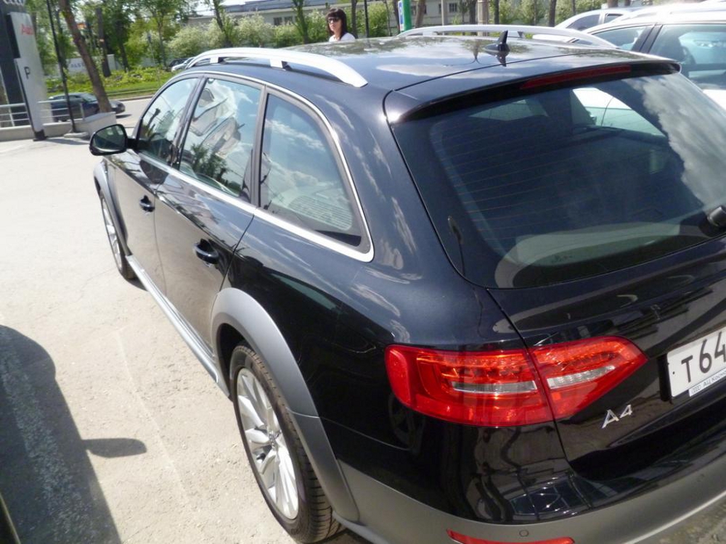 430870370AUDIA4ALLROAD.jpg