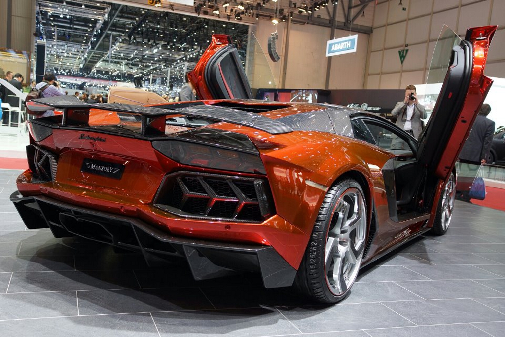431022366LAMBORGHINIAVENTADORESQUIROU.jpg